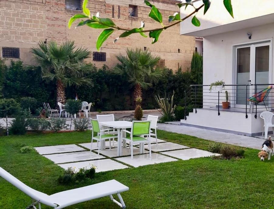 Vicino all'Abbazia di Santa Maria delle Carceri: 4 Hotel Centrali a Confronto